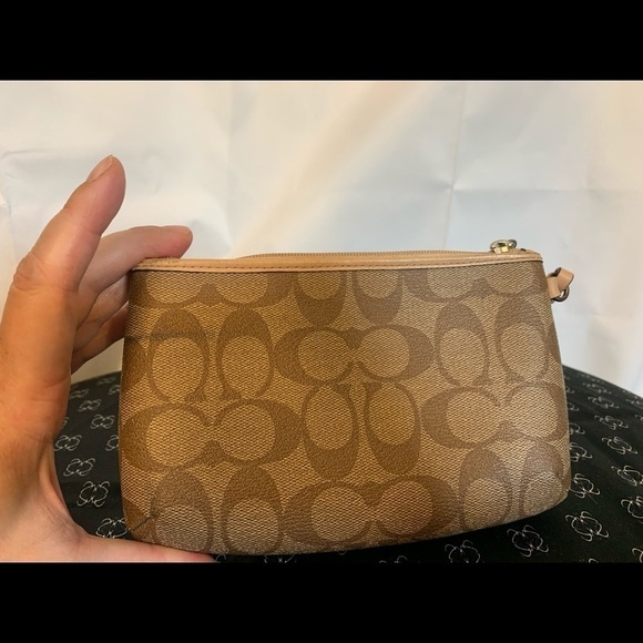 Coach horse and carriage signature wristlet - Picture 3 of 5